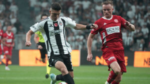 besiktas-ile-antalyaspor-58-randevuda-olxp.jpg