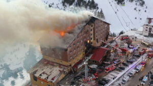 bolu-kartalkayada-otel-yangini-faciasi-unlulerden-taziye-mesajlari-gm7n.jpg