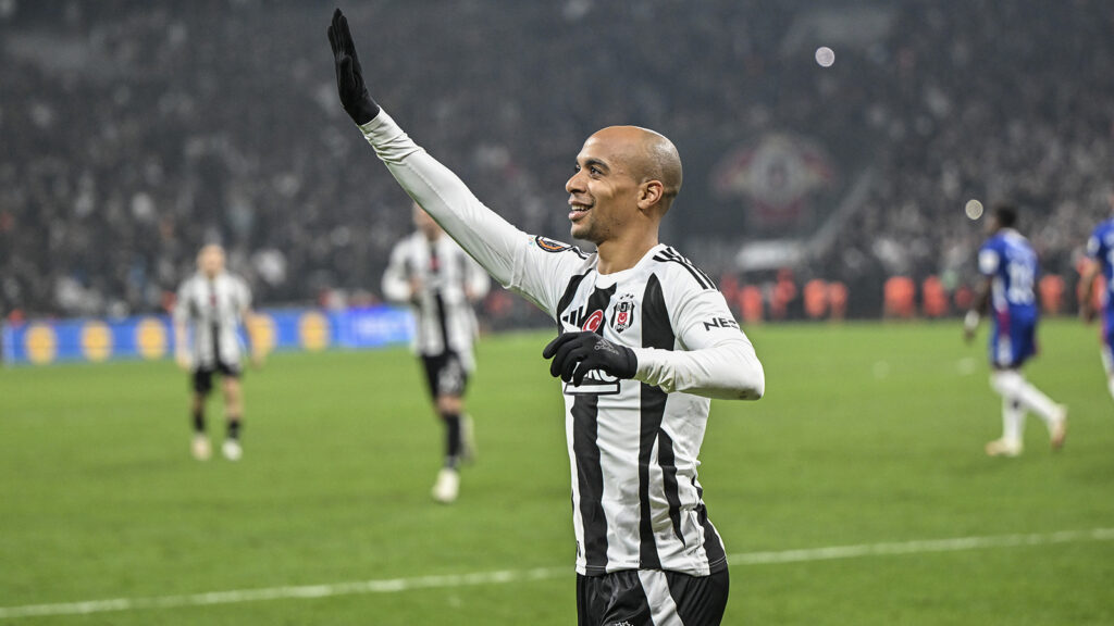 joao-mario-besiktas-formasiyla-siftah-yapti-ep54.jpg