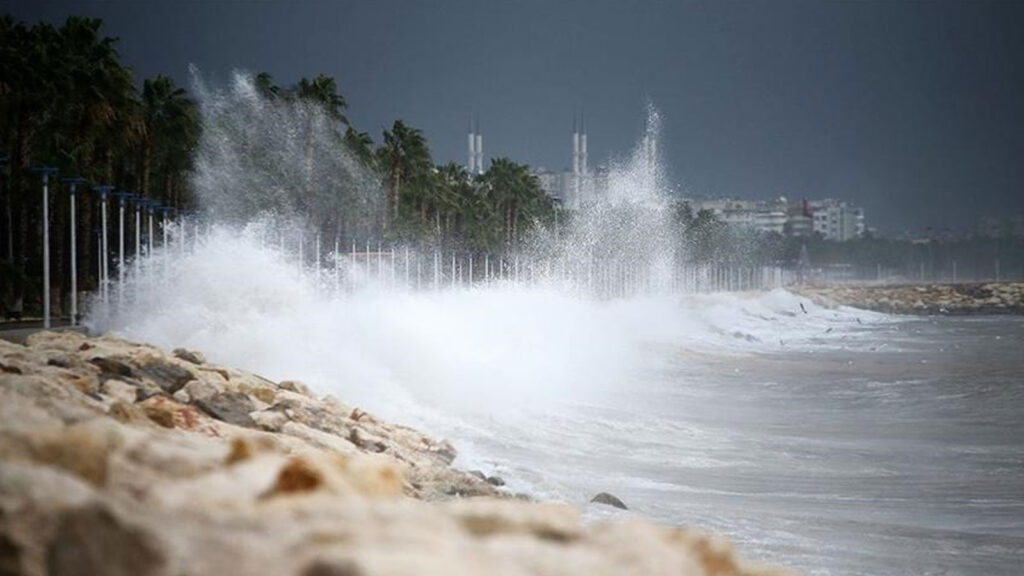 meteorolojiden-akdeniz-icin-firtina-uyarisi-ou7k.jpg